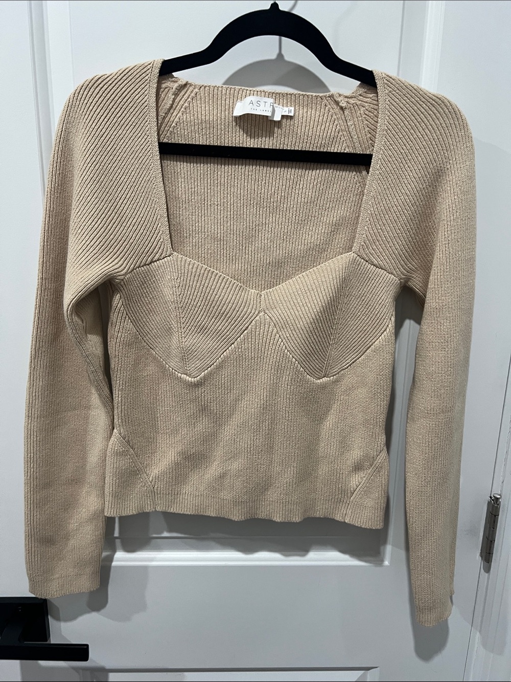 Astr The Label Tan Sweetheart Knit Sweater Size Large
